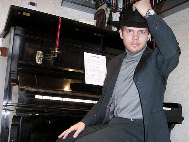 Oliver Drobnik Piano Player