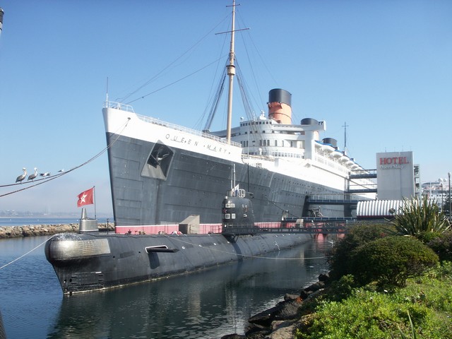 Queen Mary und russisches U-Boot
